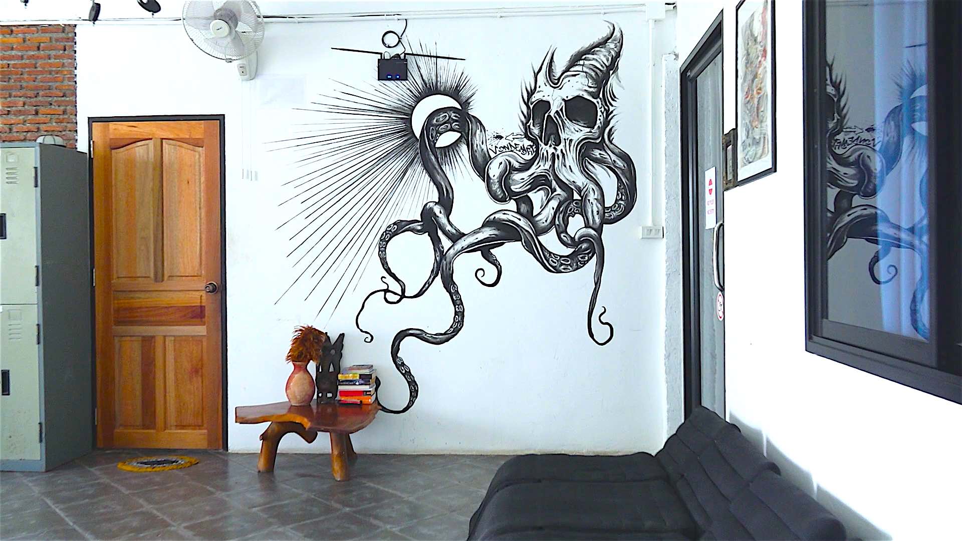 www.thefunkyturtle.com bed and ink hostel koh tao art decor