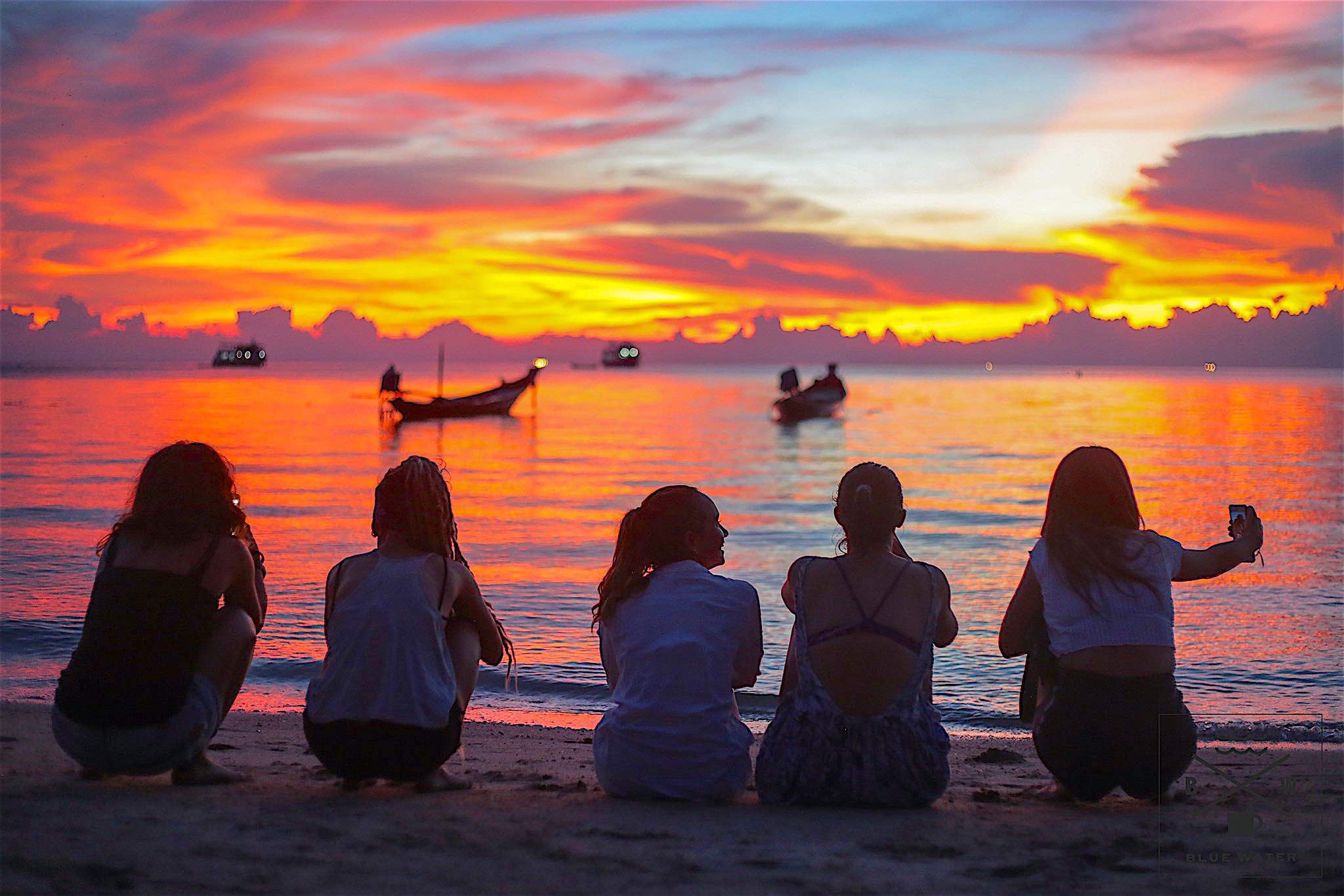 www.thefunkyturtle.com blue water restaurant koh tao sunsets