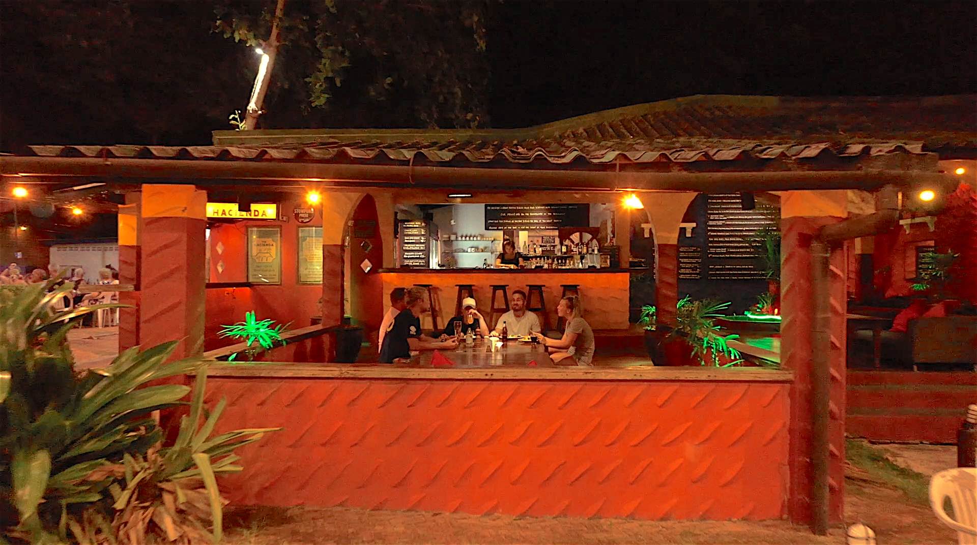 www.thefunkyturtle.com hacienda bar and grill restaurant