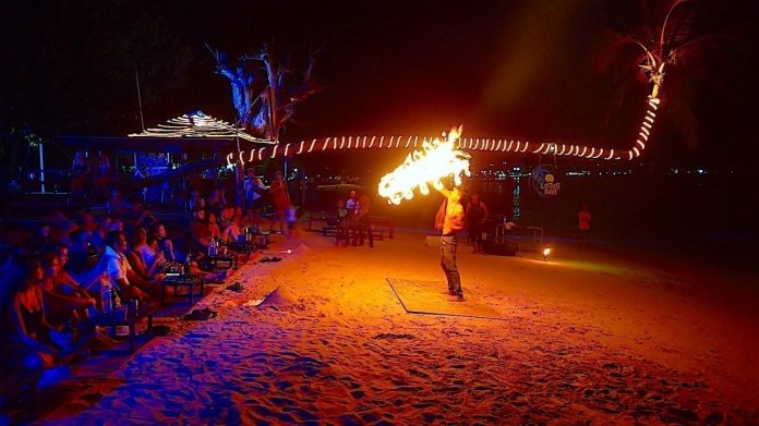 Fireshow on Sairee Beach