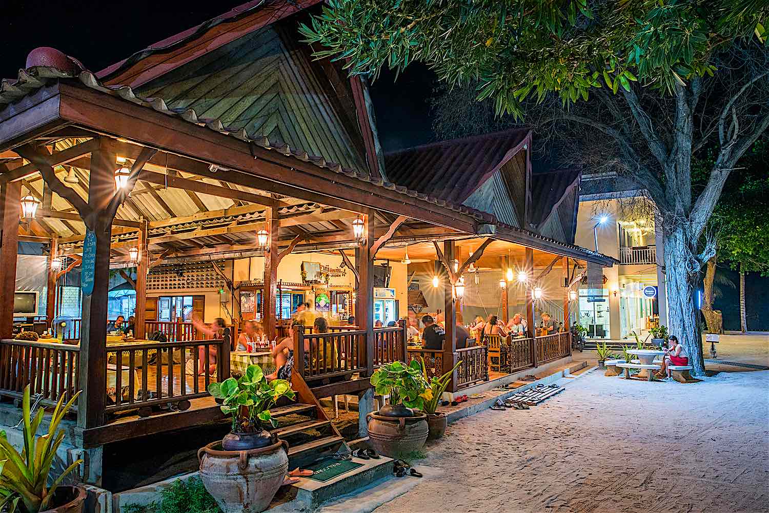 www.thefunkyturtle.com pranees kitchen thai restaurant koh tao thai