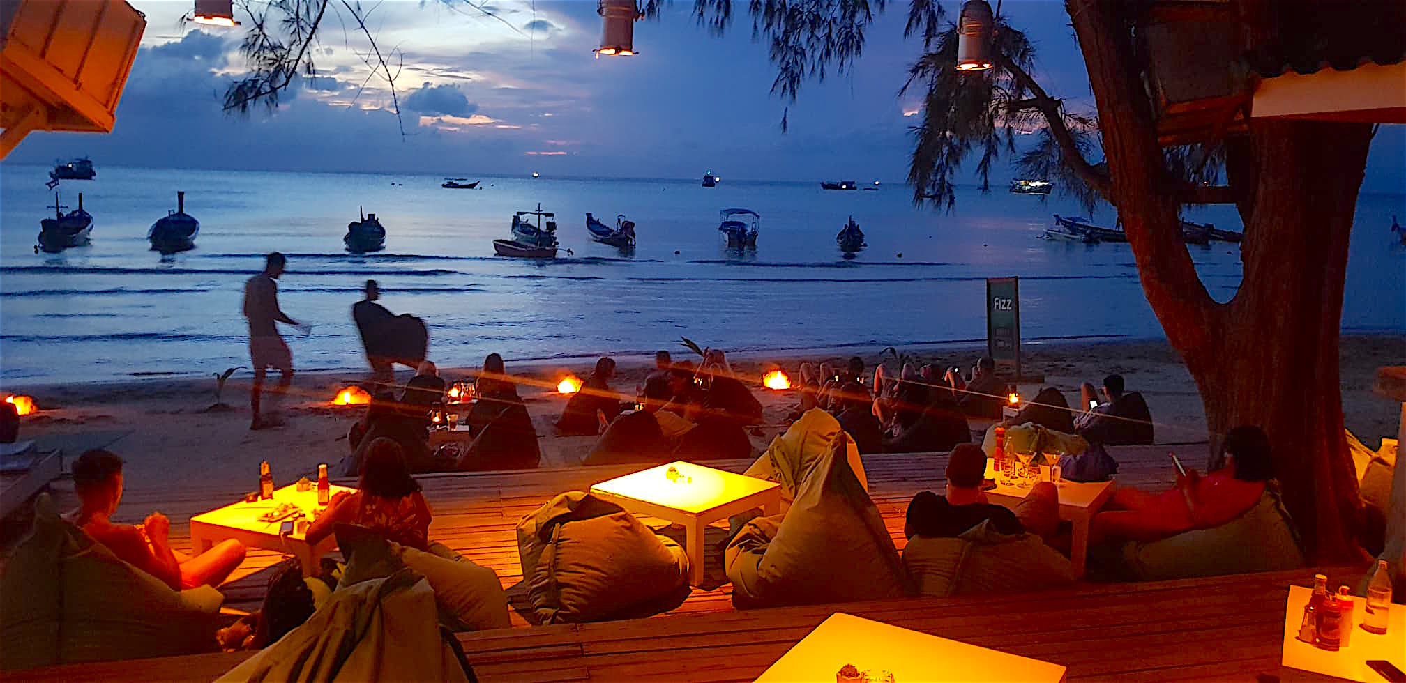 www.thefunkyturtle.com fizz beach lounge koh tao sunset lounge