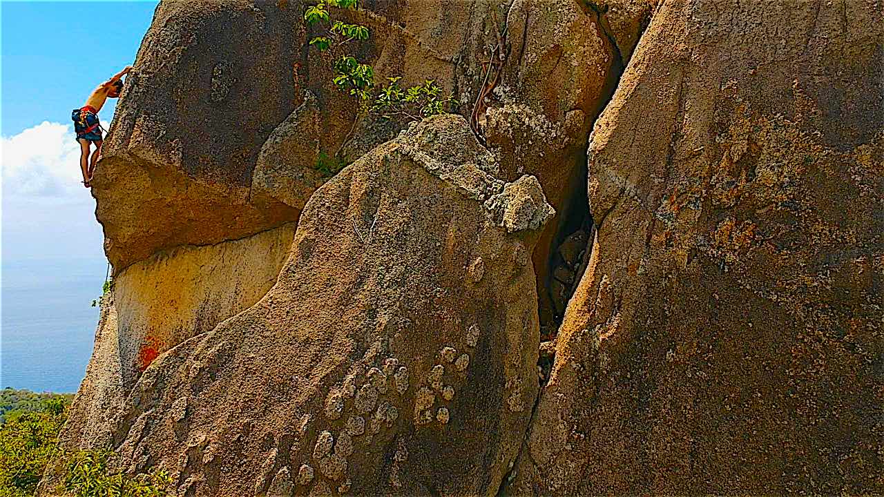 www.thefunkyturtle.com climbing on koh tao