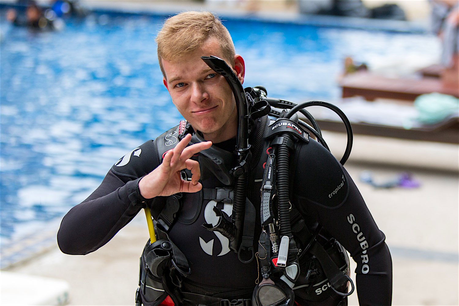 www.thefunkyturtle.com dive instructor course koh tao