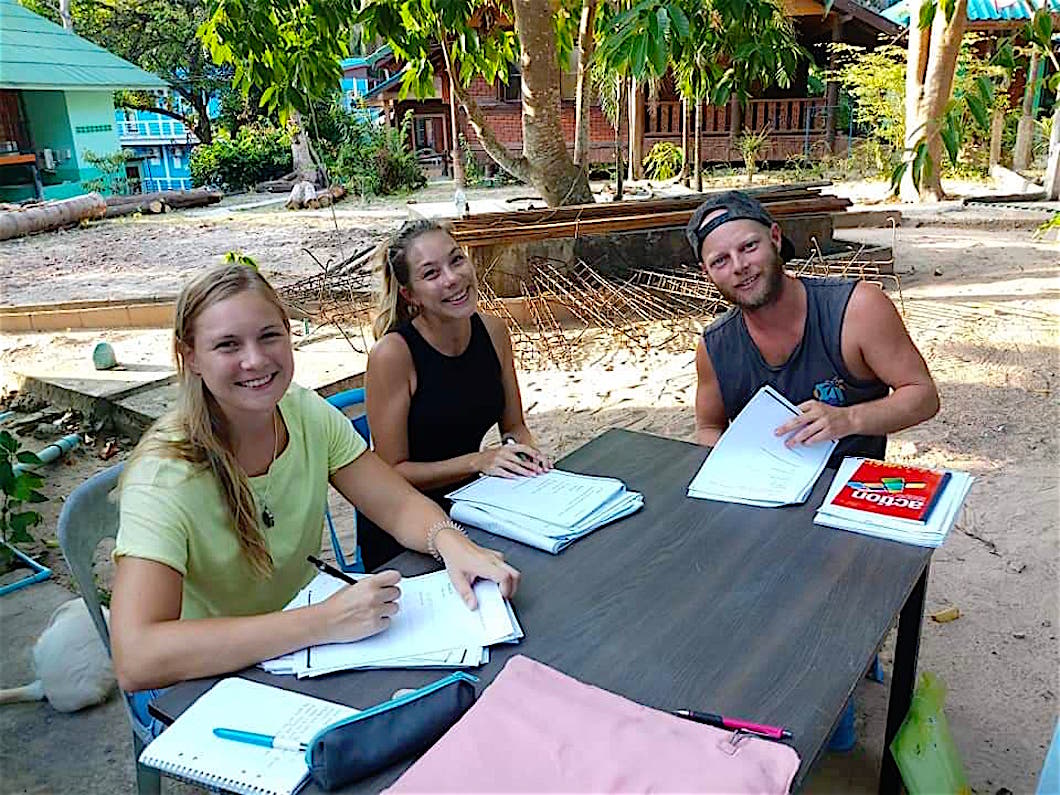 www.thefunkyturtle.com thai language classes koh tao