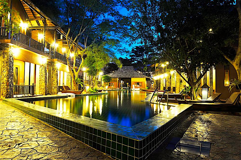 www.thefunkyturtle.com beach club hotel koh tao with swimming pool