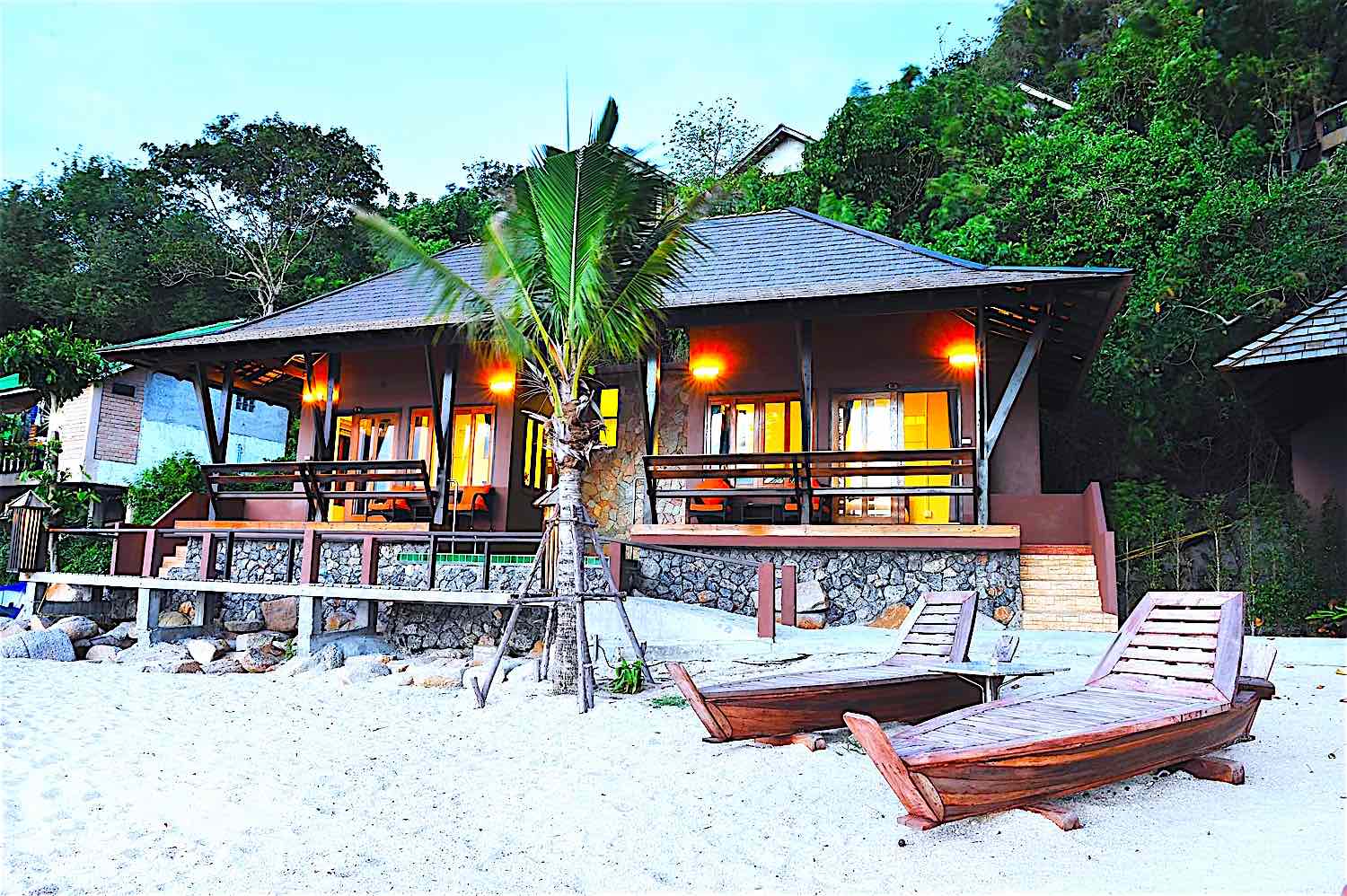 www.thefunkyturtle.com beach club resort koh tao