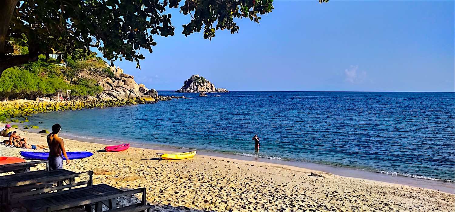 www.thefunkyturtle.com best beaches on koh tao saideng