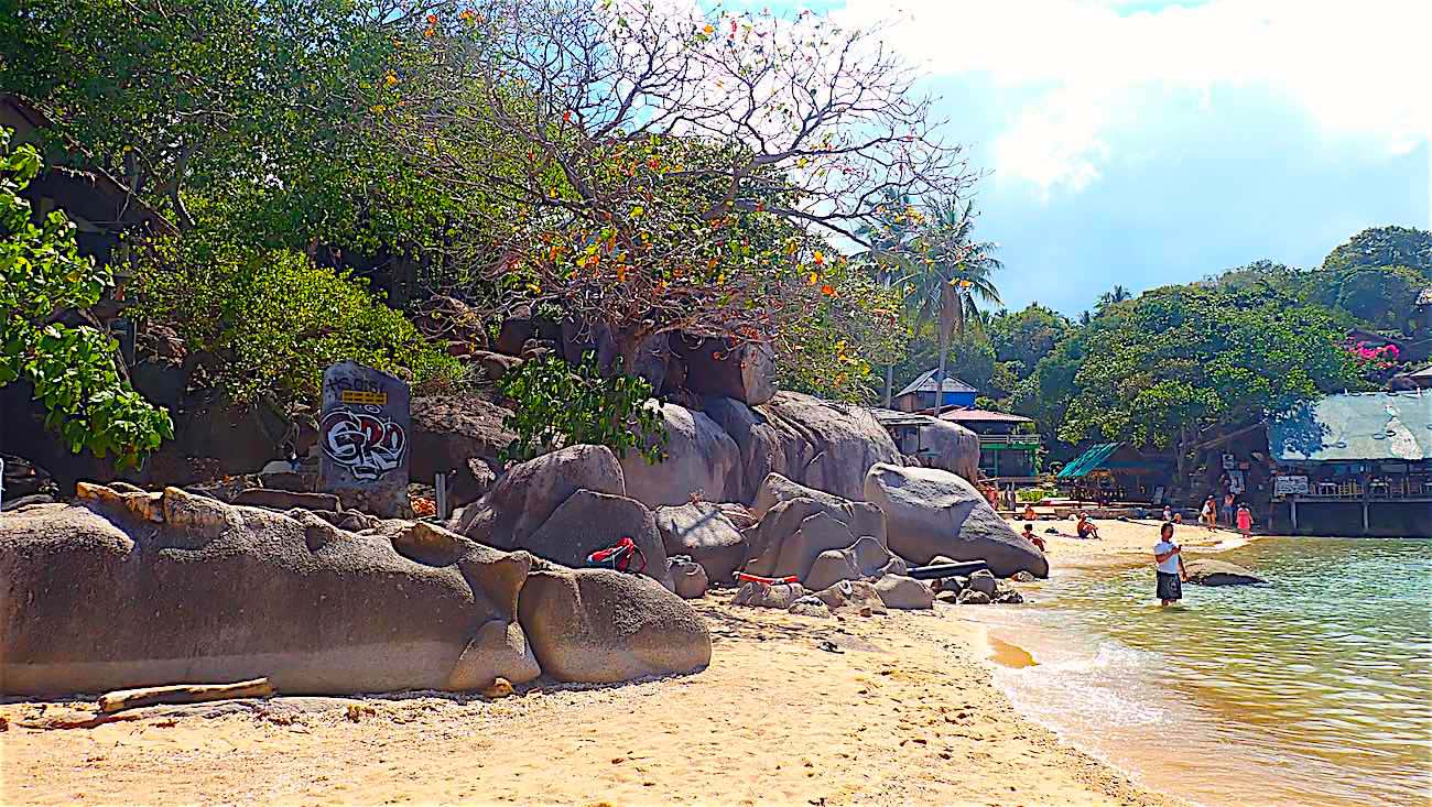www.thefunkyturtle.com best beaches sainuan koh tao