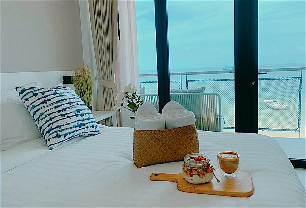 www.thefunkyturtle.com best hotel in sairee blue tao beach superior rooms