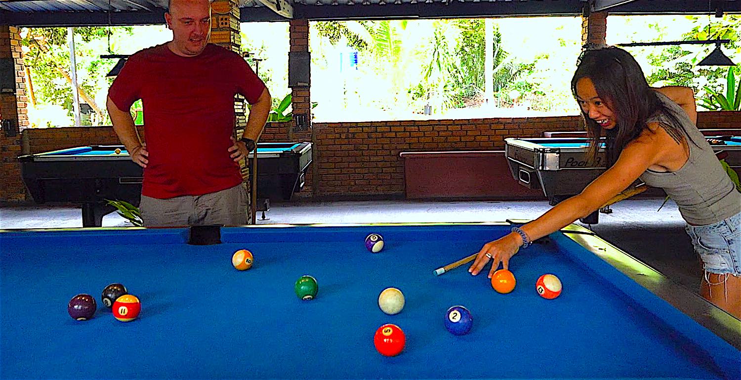 www.thefunkyturtle.com play pool at koh tao leisure park