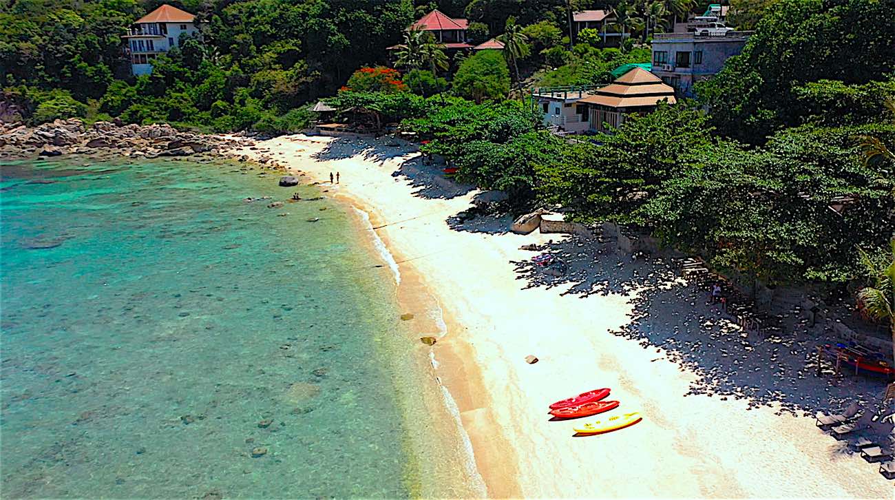 www.thefunkyturtle.com saideng best beaches on koh tao