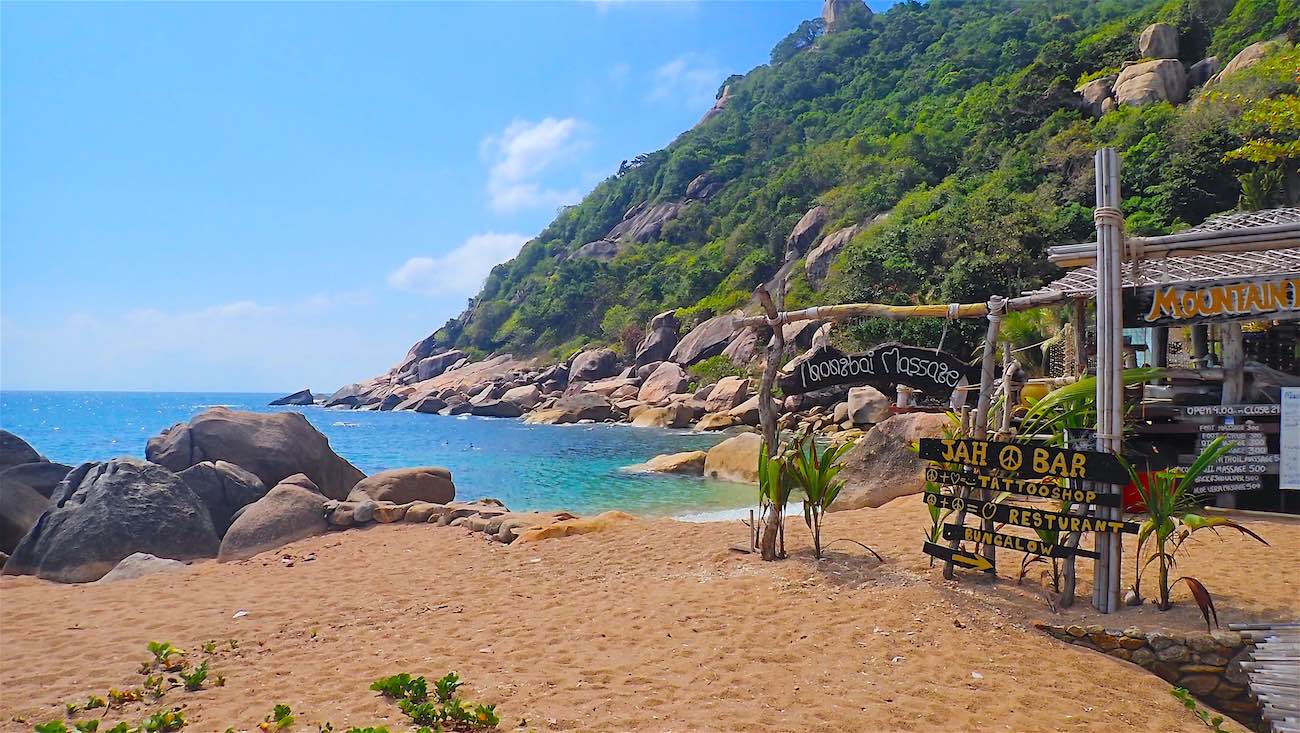 www.thefunkyturtle.com beachside cafe tanote beach koh tao