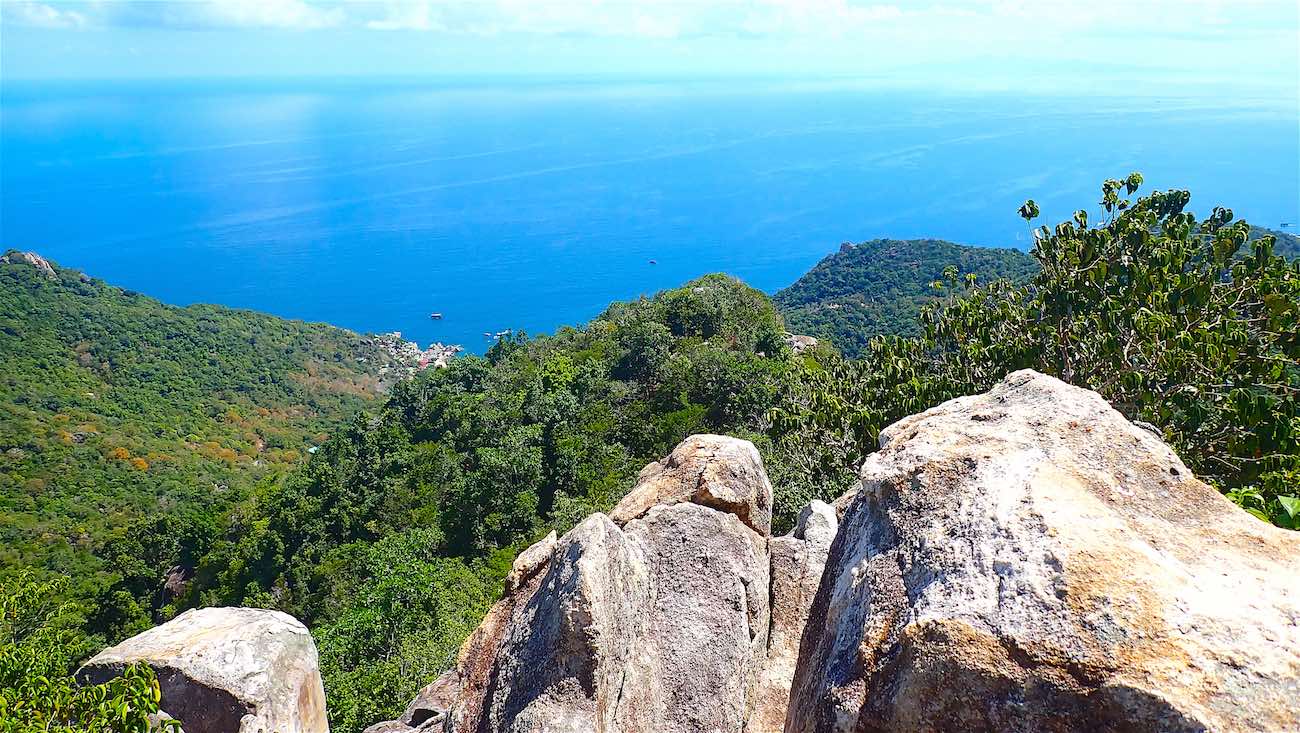 www.thefunkyturtle.com east facing views at tanote peak viewpoint koh tao