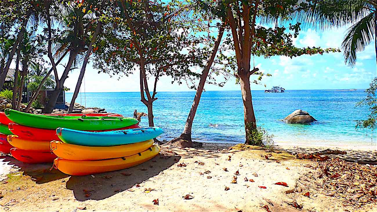 www.thefunkyturtle.com kayaking at june juea bay koh tao