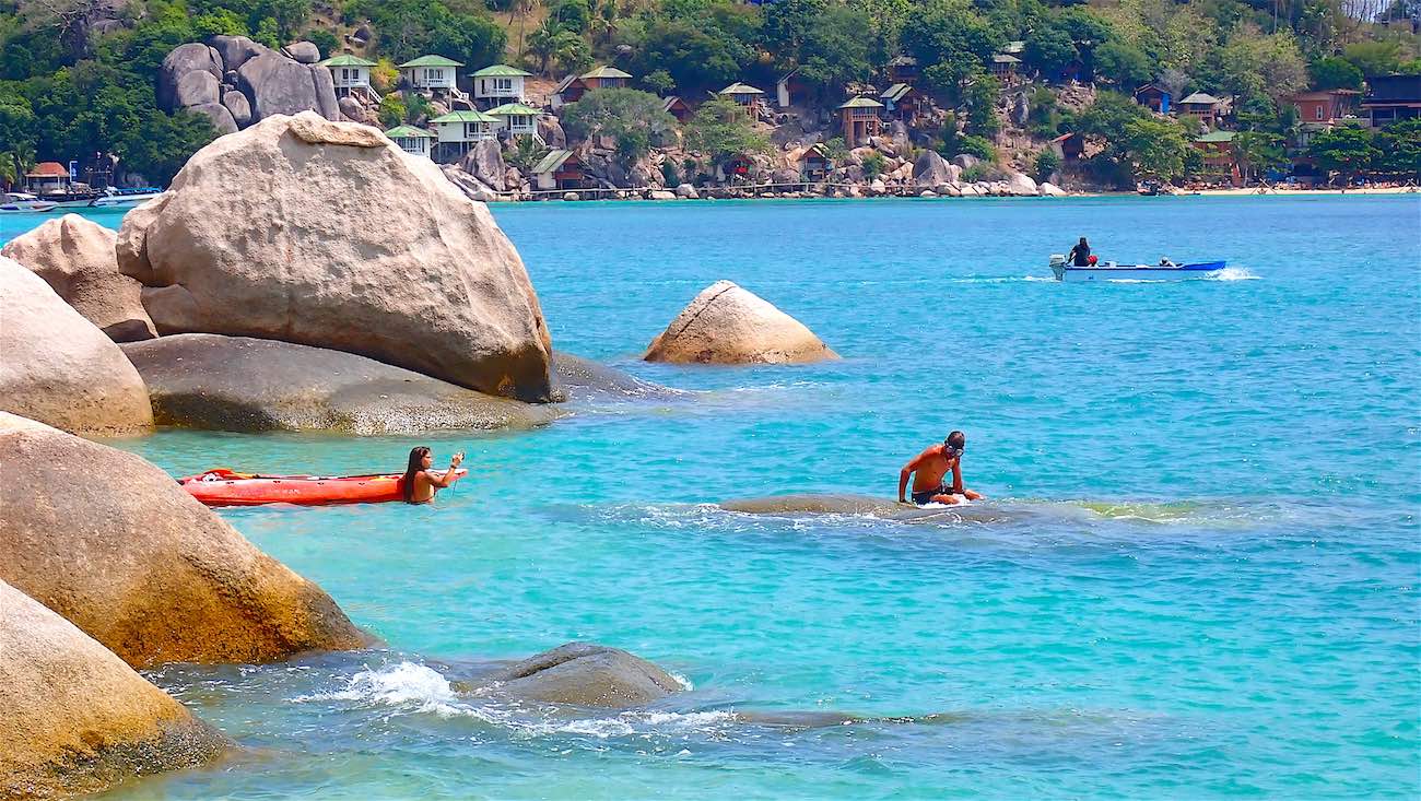 www.thefunkyturtle.com kayaking koh tao saan jao beach