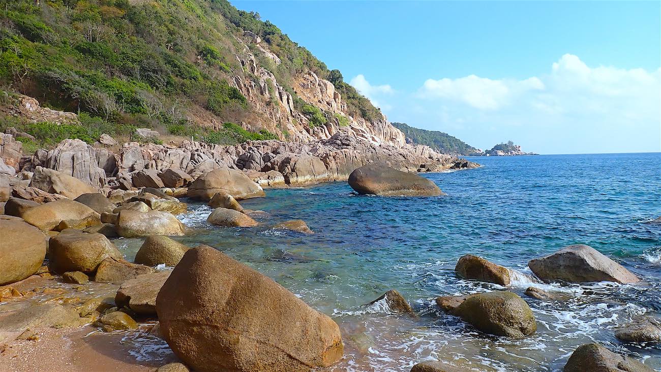 www.thefunkyturtle.com rocky bay at lang khai bay koh tao