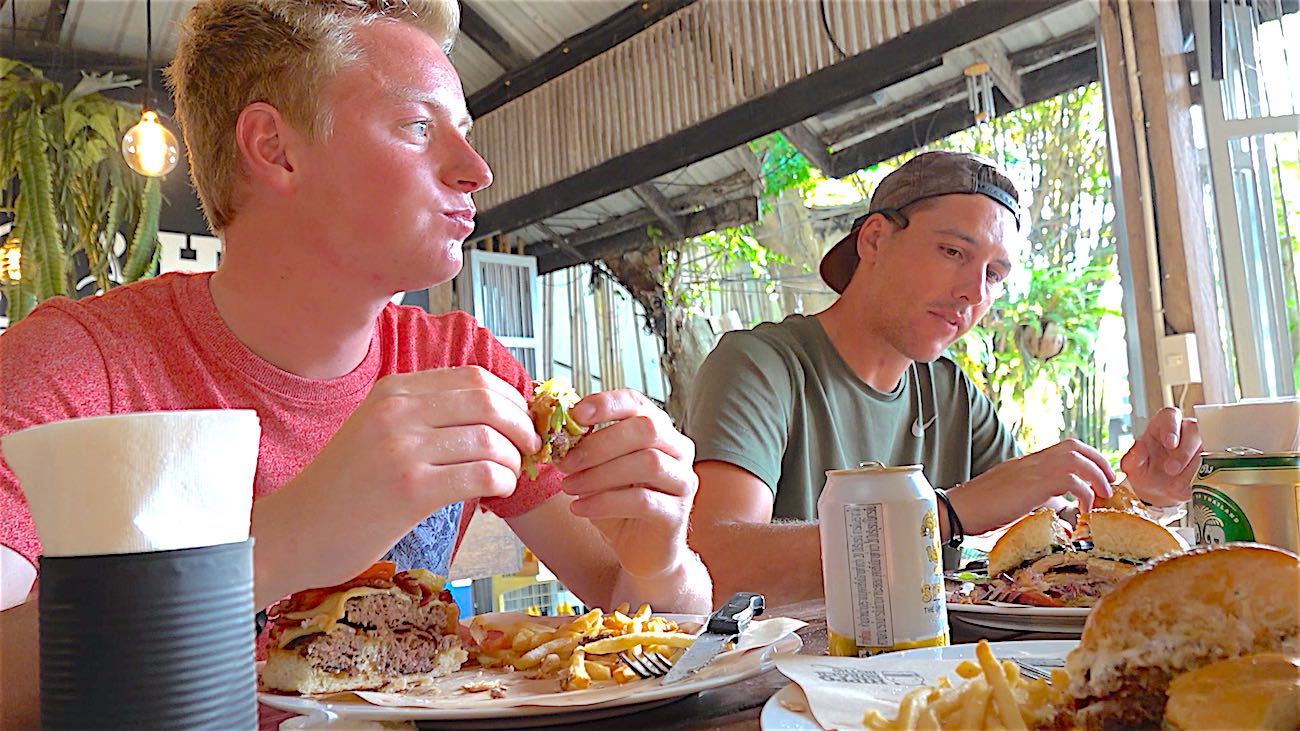 www.thefunkyturtle.com hippo burger bistro koh tao