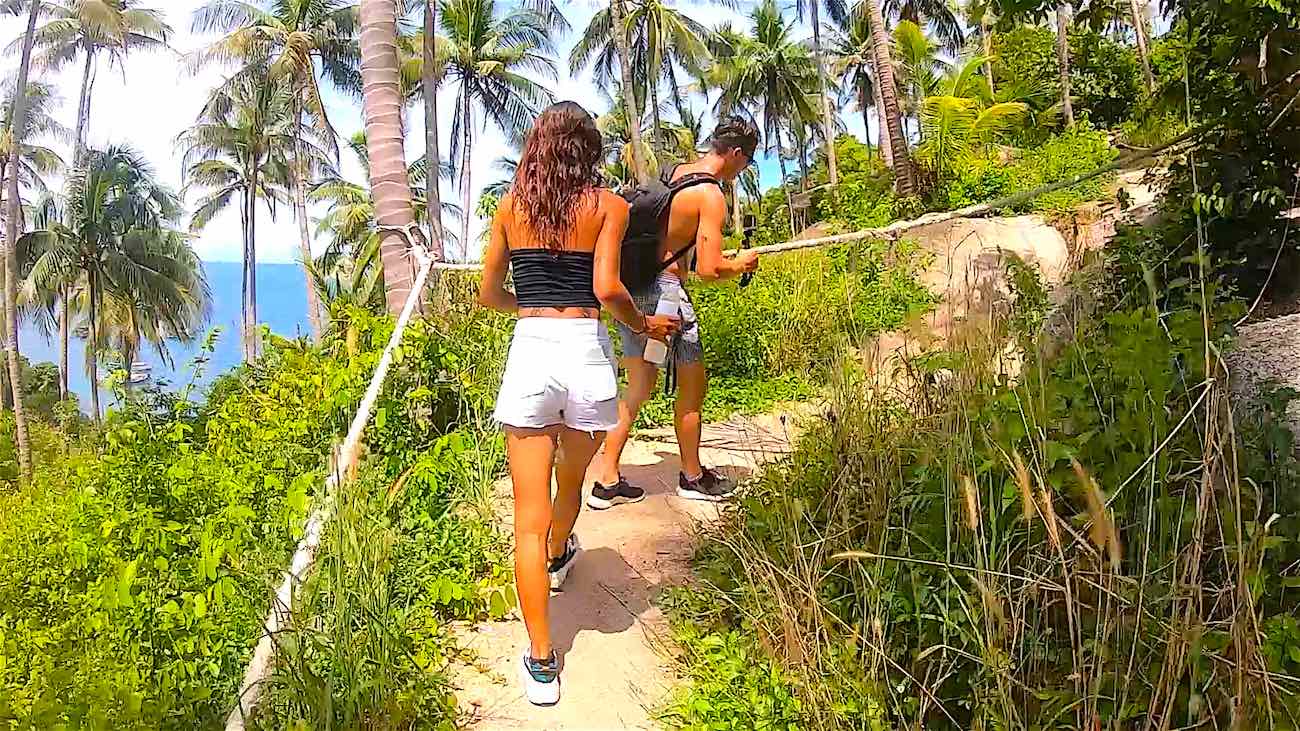 www.thefunkyturtle.com best things to do koh tao sairee beach to john suwan viewpoint hiking